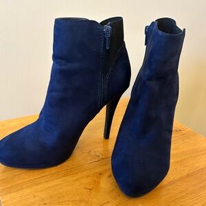 Thalia Sodi Elegant Blue suede Ankle Boots
